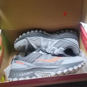Brand new in box women's Saucony size 8.5